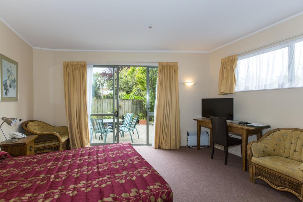 Fernhill Motor Lodge Lower Hutt Exteriör bild